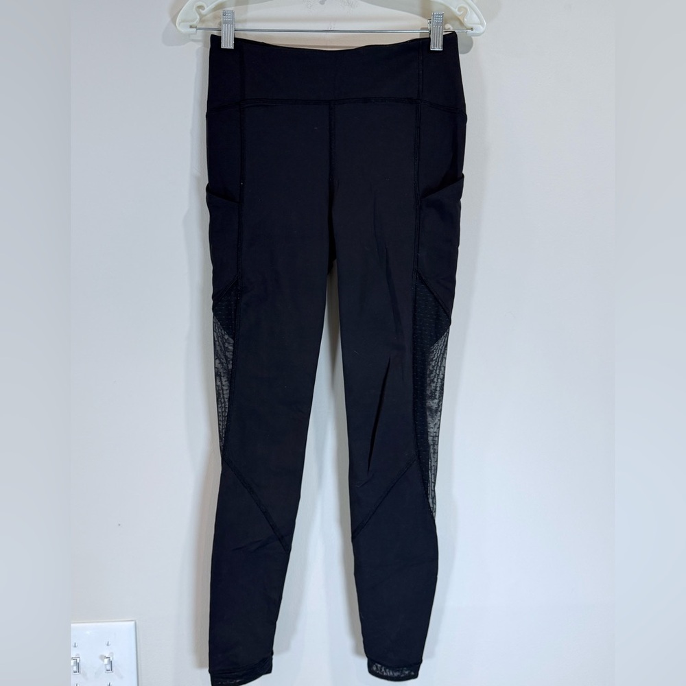 🔥Lululemon Black Athletic Leggings with Side Mesh Panels Size 6 EUC🔥